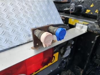 TGS 26.400 / 6x4H-2 / HMF Z KRAAN + CONTAINERSYSTEM